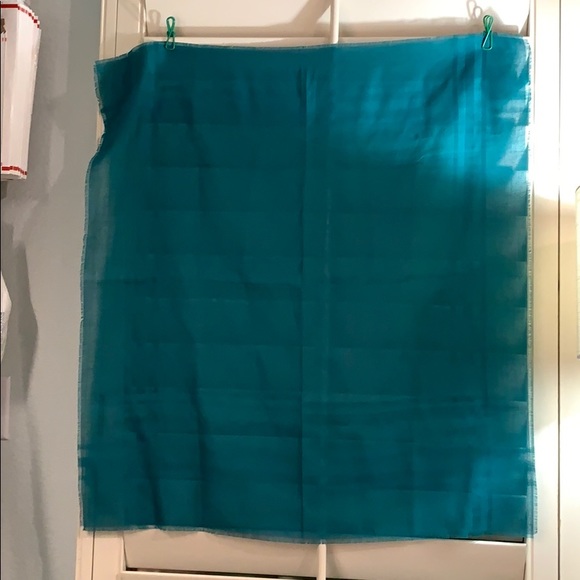 Carola’s Accessories - Scarf- Vintage 🇮🇹 made Italy teal colored scarf.